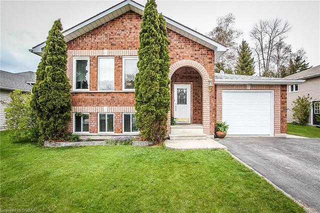 3 Kenwell Court, House detached with 5 bedrooms, 3 bathrooms and 5 parking in Wasaga Beach ON | Image 3