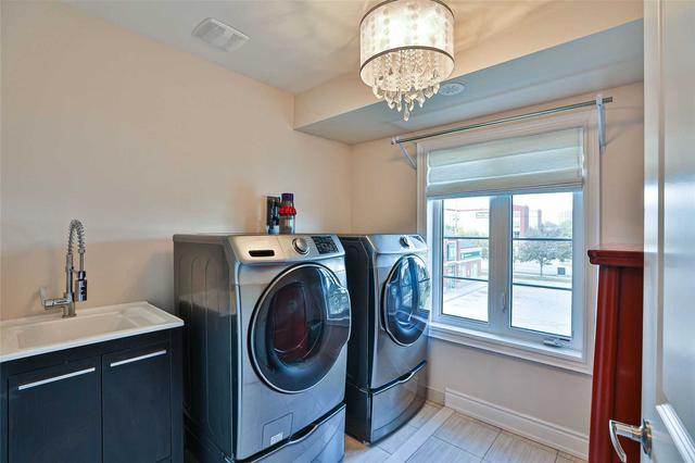1044b Islington Ave, Townhouse with 3 bedrooms, 4 bathrooms and 2 parking in Toronto ON | Image 22