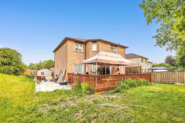26 Nepean Pl, House detached with 4 bedrooms, 4 bathrooms and 8 parking in Brampton ON | Image 32