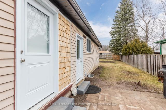 47 Mowat Cres, House detached with 3 bedrooms, 2 bathrooms and 5 parking in Barrie ON | Image 27