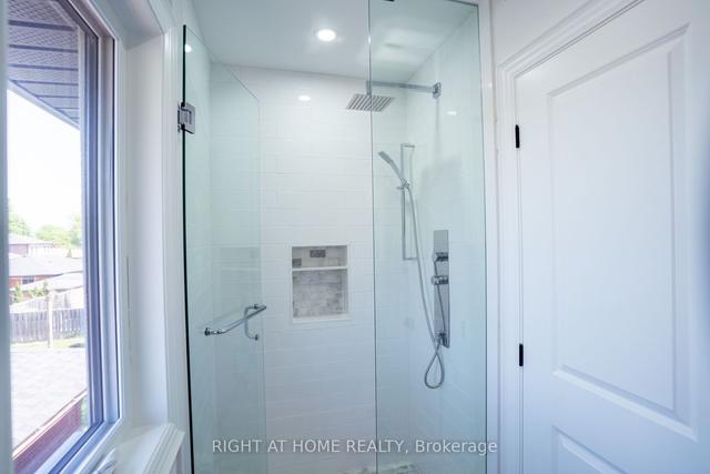 29 Brampton Rd, House detached with 4 bedrooms, 5 bathrooms and 3 parking in Toronto ON | Image 14