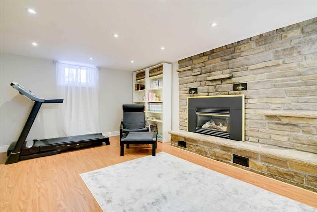112 Marchington Circ, House detached with 3 bedrooms, 3 bathrooms and 4 parking in Toronto ON | Image 17