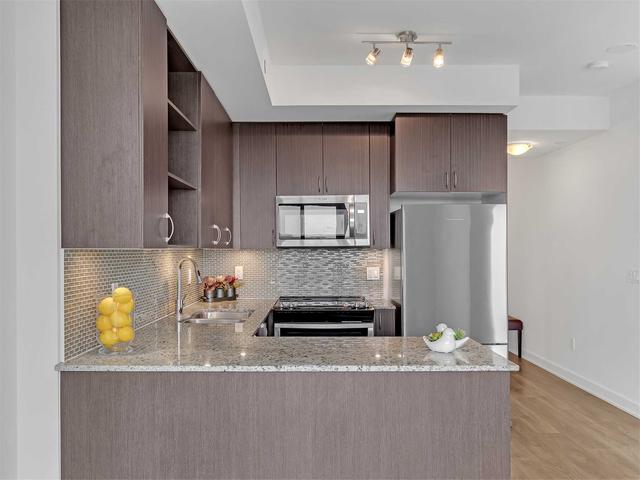 404 - 4655 Glen Erin Dr, Condo with 2 bedrooms, 2 bathrooms and 1 parking in Mississauga ON | Image 4