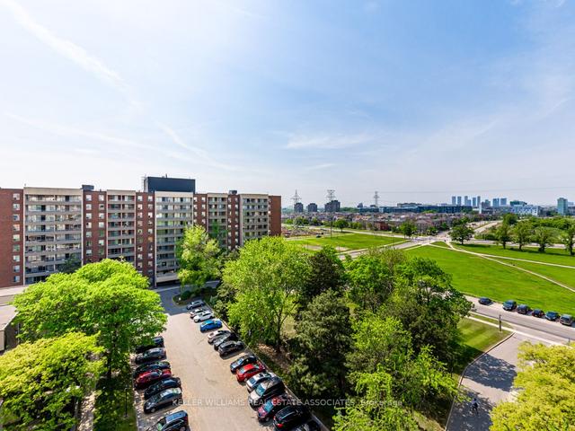 1008 - 1 Four Winds Dr, Condo with 3 bedrooms, 2 bathrooms and 1 parking in Toronto ON | Image 16