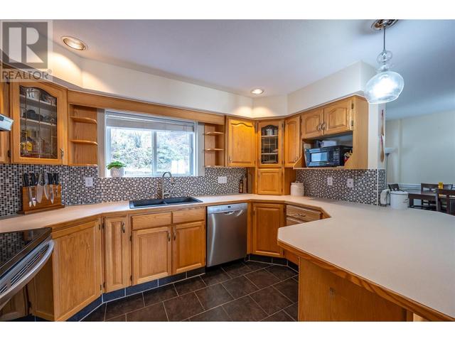 137 - 1458 Penticton Avenue, House attached with 3 bedrooms, 1 bathrooms and 1 parking in Penticton BC | Image 14