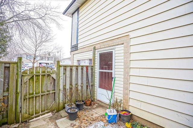 29 Gainsborough Rd E, House semidetached with 3 bedrooms, 2 bathrooms and 6 parking in Brampton ON | Image 30