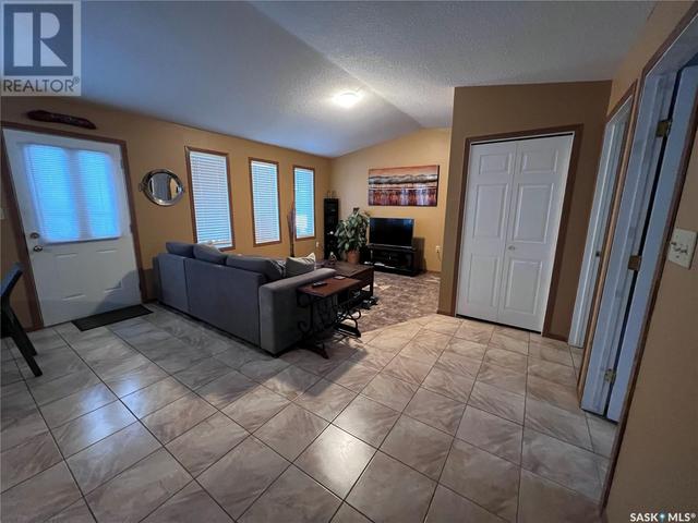 391 2nd Street W, House detached with 2 bedrooms, 2 bathrooms and null parking in Glaslyn SK | Image 14