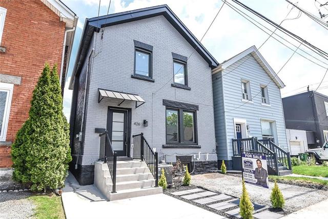 426 Ferguson Avenue N, House detached with 3 bedrooms, 3 bathrooms and 1 parking in Hamilton ON | Image 3