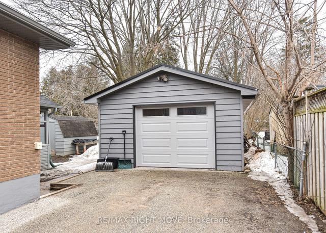 486 Gill St S, House detached with 5 bedrooms, 2 bathrooms and 9 parking in Orillia ON | Image 27