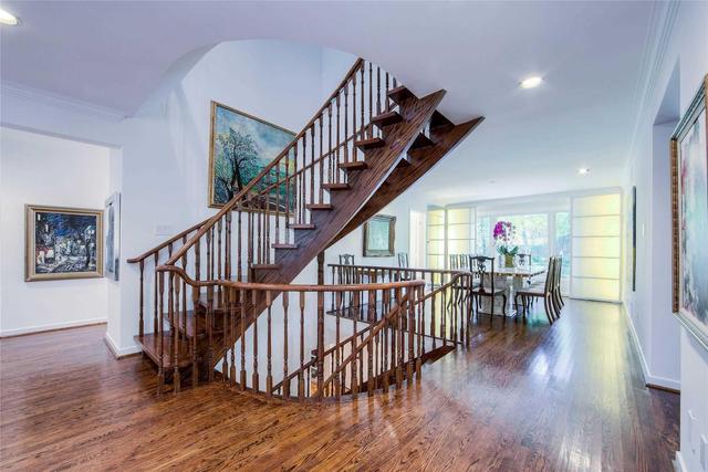 19 Magpie Cres, House detached with 4 bedrooms, 4 bathrooms and 4 parking in Toronto ON | Image 3