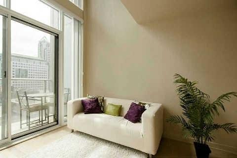 lph30 - 21 Nelson St, Condo with 1 bedrooms, 2 bathrooms and 1 parking in Toronto ON | Image 16