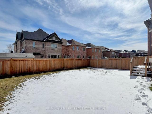 166 Beaconsfield Dr, House detached with 4 bedrooms, 4 bathrooms and 6 parking in Vaughan ON | Image 35