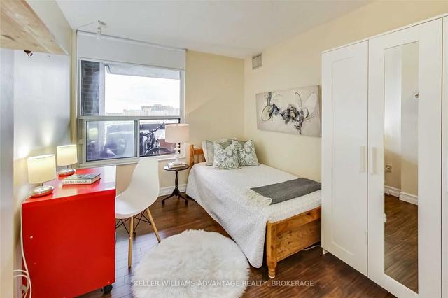 809 - 2365 Kennedy Rd, Condo with 3 bedrooms, 2 bathrooms and 1 parking in Toronto ON | Image 11