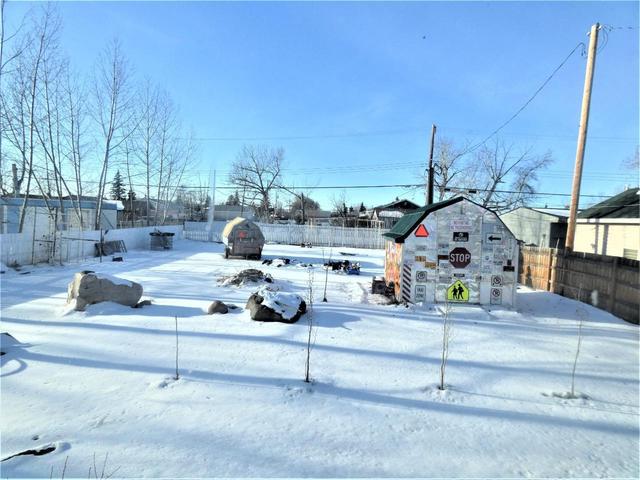 10403 13 Street, House detached with 4 bedrooms, 2 bathrooms and 1 parking in Dawson Creek BC | Image 12