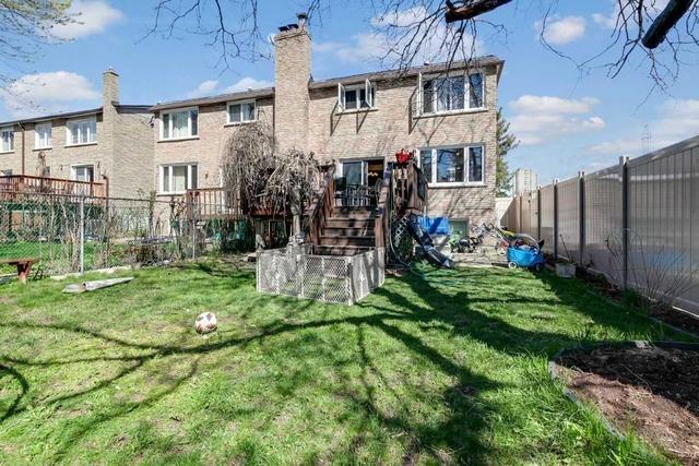 112 Dollery Crt, House semidetached with 3 bedrooms, 4 bathrooms and 4 parking in Toronto ON | Image 17
