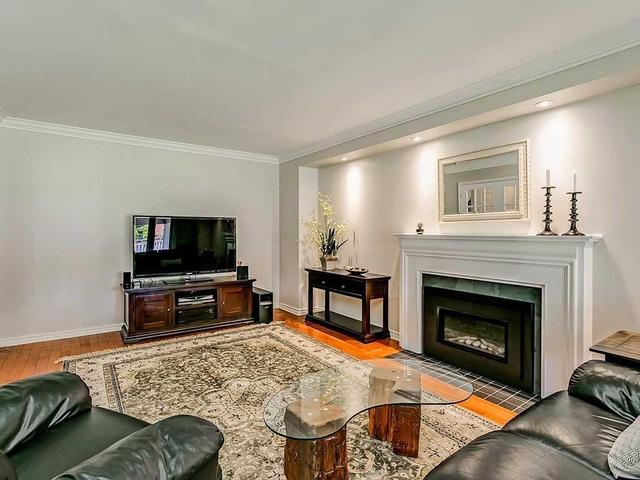 503 Blenheim Cres, House detached with 4 bedrooms, 4 bathrooms and 2 parking in Oakville ON | Image 10