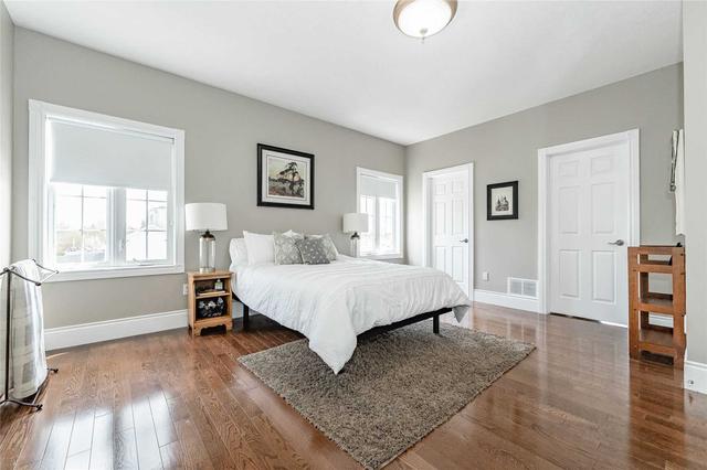 67 King St, House detached with 3 bedrooms, 4 bathrooms and 8 parking in Guelph ON | Image 2