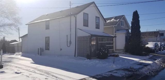 4744 Park St S, House detached with 3 bedrooms, 1 bathrooms and 1 parking in Niagara Falls ON | Image 5