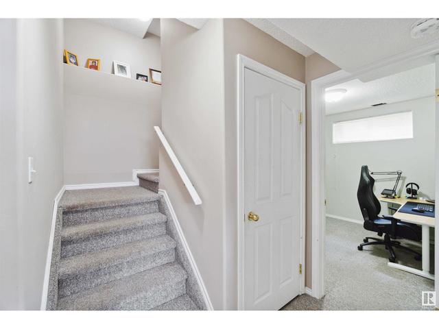 9815 180a Av Nw, House detached with 4 bedrooms, 2 bathrooms and null parking in Edmonton AB | Image 34