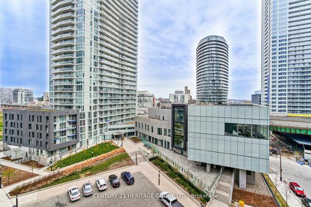 806 - 85 Queens Wharf Rd, Condo with 3 bedrooms, 2 bathrooms and 1 parking in Toronto ON | Image 6