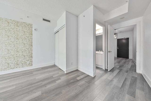 301c - 5260 Dundas St, Condo with 2 bedrooms, 2 bathrooms and 1 parking in Burlington ON | Image 26