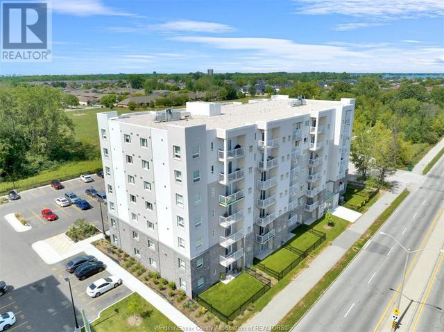 1489 Banwell Unit# 426, Condo with 2 bedrooms, 2 bathrooms and null parking in Windsor ON | Card Image