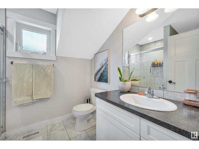 9322 81 Av Nw, House detached with 4 bedrooms, 3 bathrooms and 5 parking in Edmonton AB | Image 39