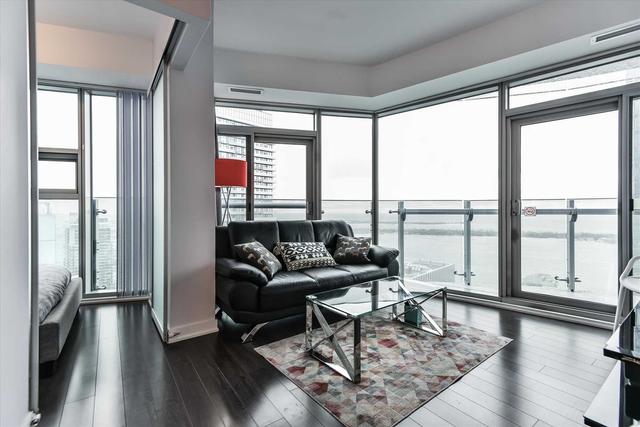 5503 - 14 York St, Condo with 3 bedrooms, 2 bathrooms and 1 parking in Toronto ON | Image 5