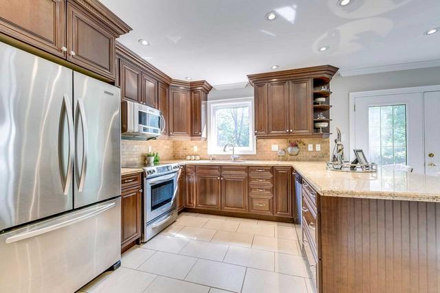 2113 Laurelwood Dr, House detached with 4 bedrooms, 4 bathrooms and 4 parking in Oakville ON | Image 5