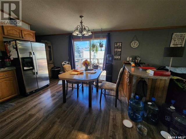 305 5th Avenue, Home with 3 bedrooms, 2 bathrooms and null parking in Caronport SK | Image 11