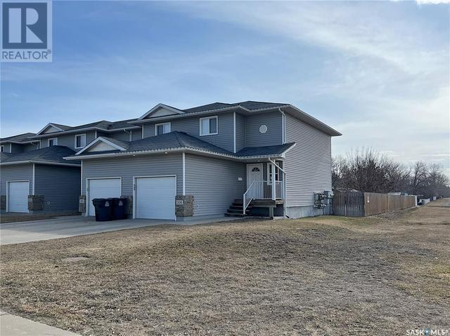106 - 2201 Newcombe Drive, House attached with 3 bedrooms, 2 bathrooms and null parking in Estevan SK | Image 1