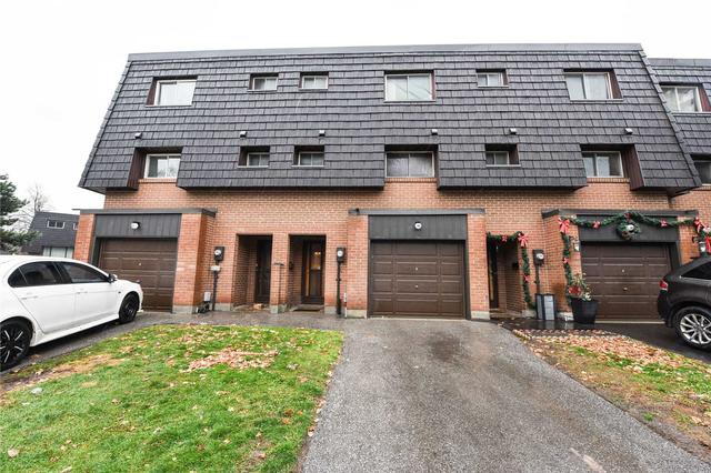 83 Darras Crt, Townhouse with 3 bedrooms, 2 bathrooms and 1 parking in Brampton ON | Image 1