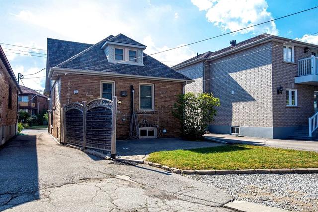 89 Bicknell Ave, House detached with 3 bedrooms, 1 bathrooms and 5 parking in Toronto ON | Image 16