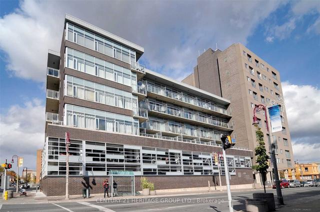 416 - 44 Bond St W, Condo with 2 bedrooms, 2 bathrooms and 1 parking in Oshawa ON | Image 1