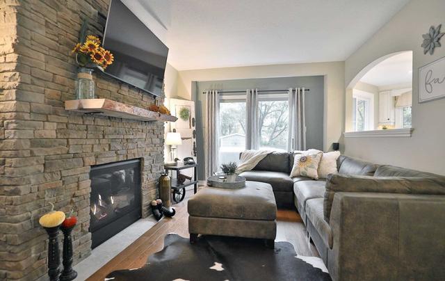 1375 Falgarwood Dr, House detached with 4 bedrooms, 4 bathrooms and 4 parking in Oakville ON | Image 6