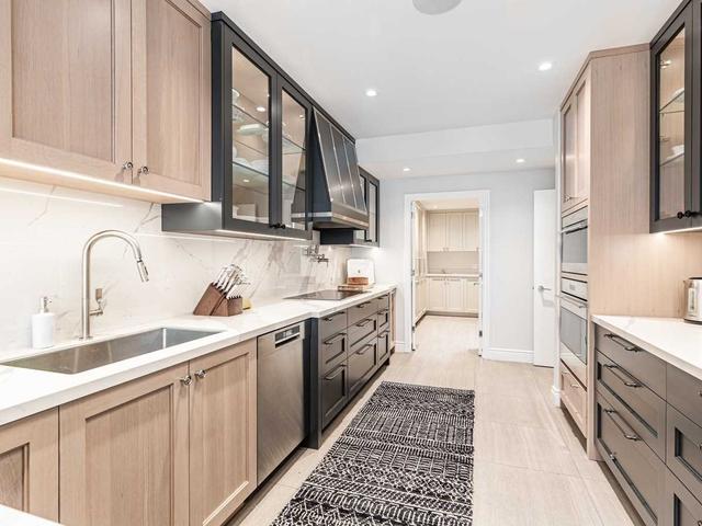 313 - 77 Avenue Rd, Condo with 2 bedrooms, 3 bathrooms and 2 parking in Toronto ON | Image 32