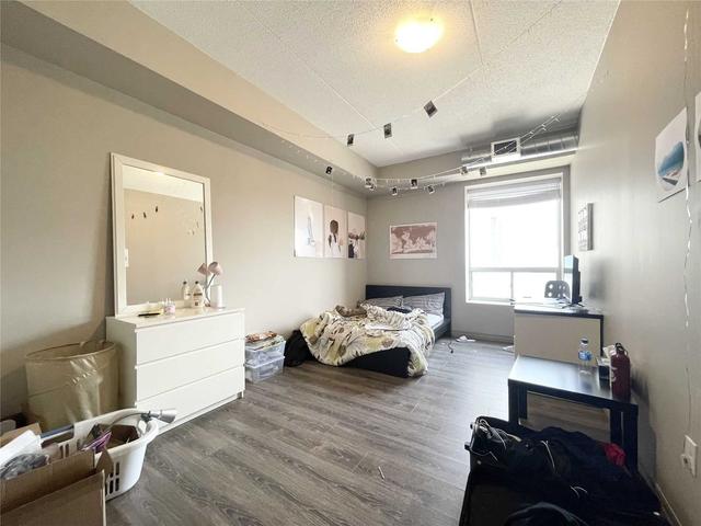 906 - 8 Hickory St W, Condo with 5 bedrooms, 5 bathrooms and 0 parking in Waterloo ON | Image 3
