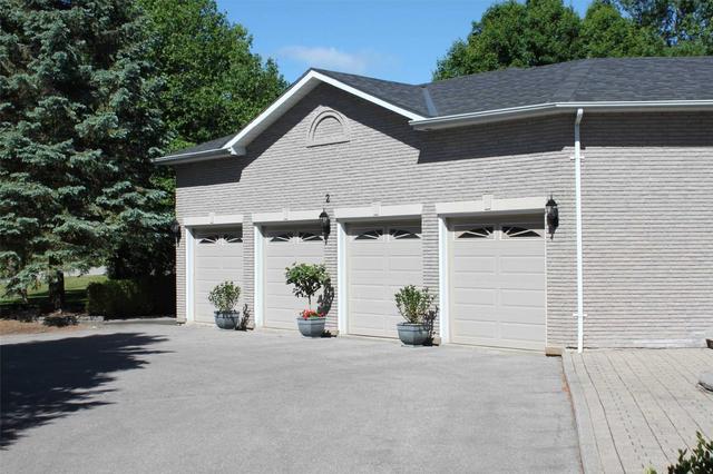 2 Mcroberts Pl, House detached with 5 bedrooms, 6 bathrooms and 26 parking in Aurora ON | Image 19