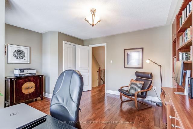 23 Leaves Terr, House attached with 3 bedrooms, 3 bathrooms and 2 parking in Toronto ON | Image 14