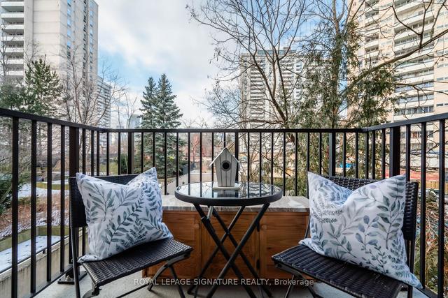 202 - 260 Merton St, Condo with 1 bedrooms, 1 bathrooms and 1 parking in Toronto ON | Image 2