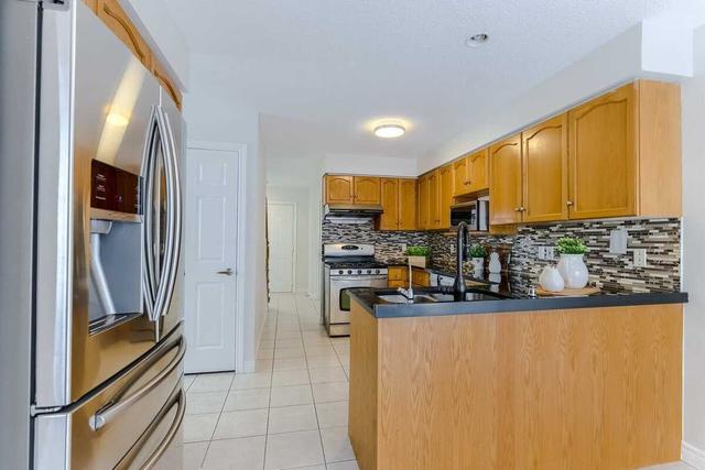 22 Paulstown Cres, House detached with 4 bedrooms, 4 bathrooms and 6 parking in Guelph ON | Image 2