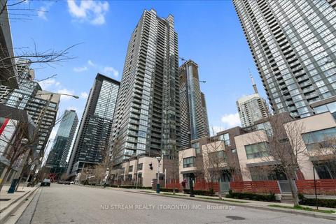 706 - 15 Fort York Blvd W, Condo with 2 bedrooms, 2 bathrooms and 1 parking in Toronto ON | Card Image