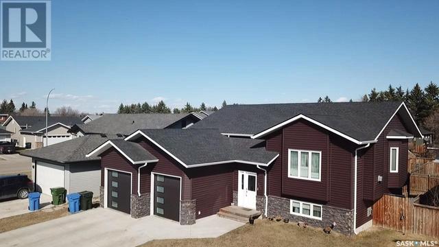 857 Madsen Place, House detached with 4 bedrooms, 3 bathrooms and null parking in Prince Albert SK | Image 1