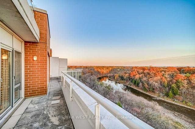 lph2 - 50 Old Mill Rd, Condo with 2 bedrooms, 3 bathrooms and 3 parking in Oakville ON | Image 30