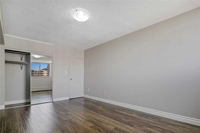 1907 - 340 Dixon Rd, Condo with 3 bedrooms, 2 bathrooms and 1 parking in Toronto ON | Image 13