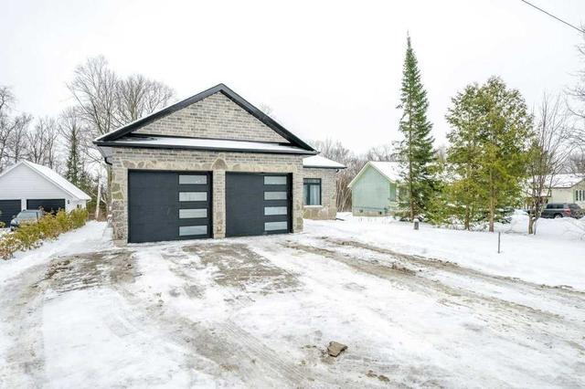46 Clearview Dr, House detached with 2 bedrooms, 4 bathrooms and 5 parking in Kawartha Lakes ON | Image 37