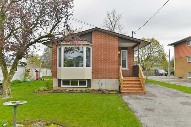41 Edward St, House detached with 2 bedrooms, 2 bathrooms and 3 parking in Quinte West ON | Image 12