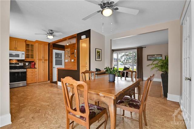 4 Assiniboine Drive, House detached with 3 bedrooms, 2 bathrooms and 2 parking in Ottawa ON | Image 7