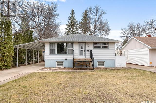 726 Grandview Street W, House detached with 3 bedrooms, 2 bathrooms and null parking in Moose Jaw SK | Image 2