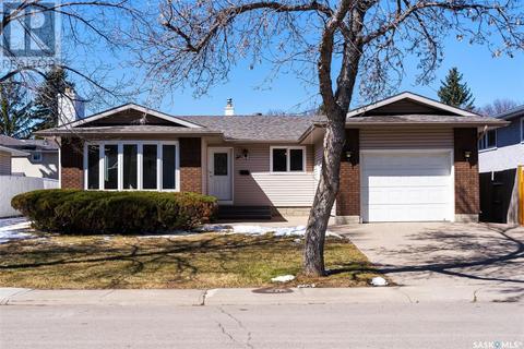6 Marquis Crescent, House detached with 3 bedrooms, 2 bathrooms and null parking in Regina SK | Card Image